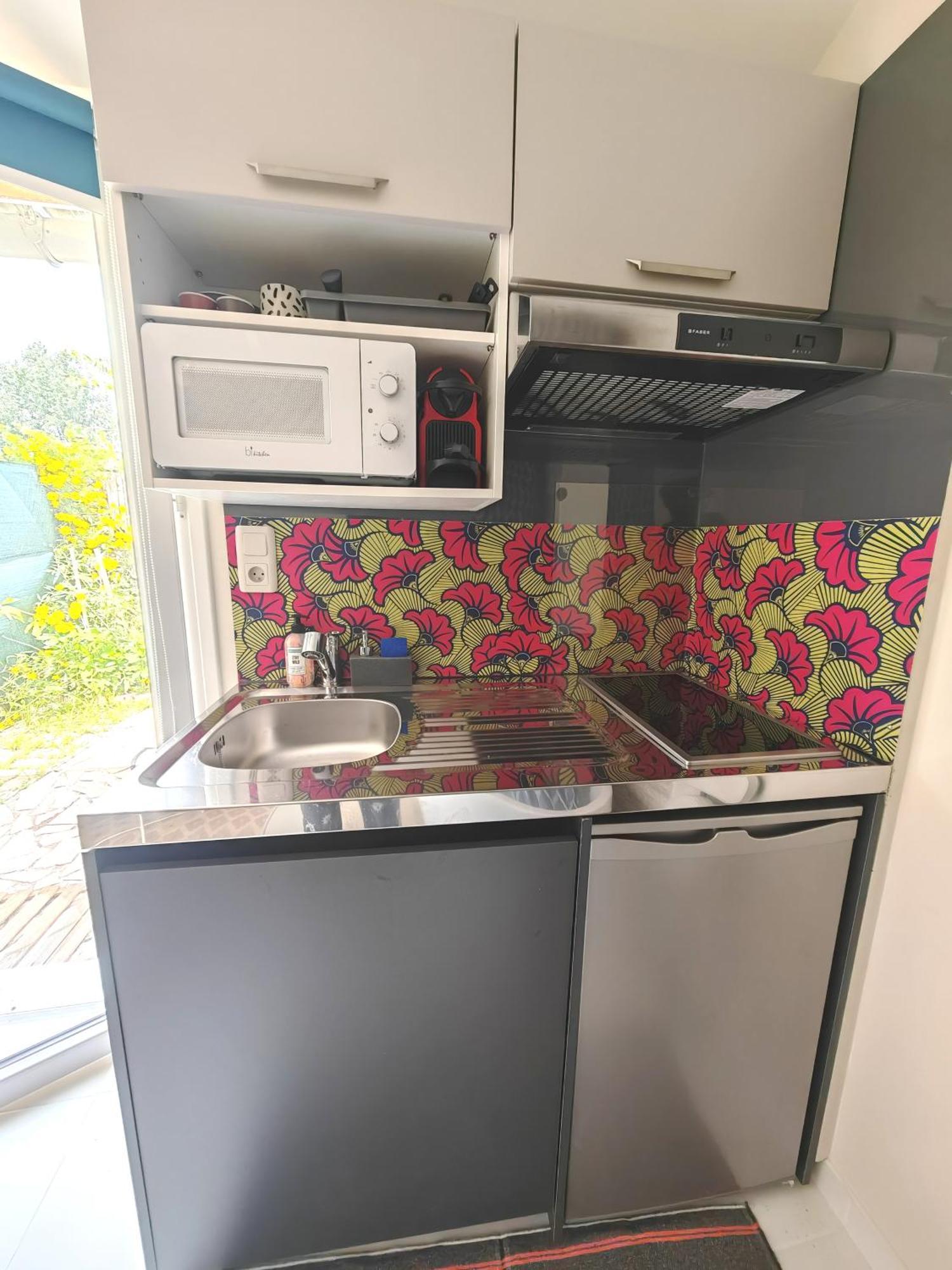 Studette La Rosee Abondante A 45 Min De Paris, 10m2, Independante, Cosy, Apaisante, Mobiliers Convertible, Wifi, Tv, Kitchenette, Sanitaires Inclus Et Visibles Dans La Meme Piece, Mini Terrasse Et Jardin, Canape-lit 120x180, Pour 1 Ou 2 Pers Gabarit